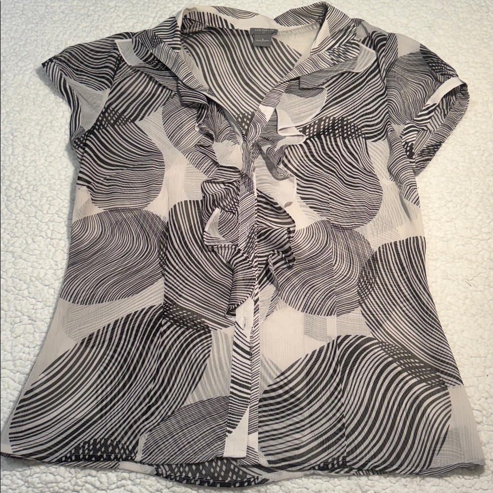 Ann Taylor Black & White Pattern Blouse